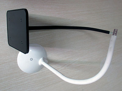 臺(tái)燈擰螺絲